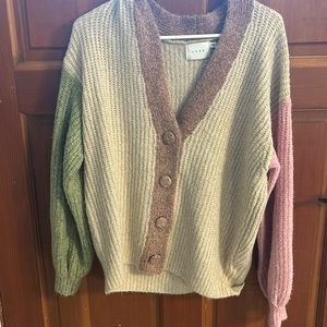 Colored sleeve sweater